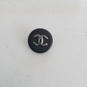 CHANEL CC Button